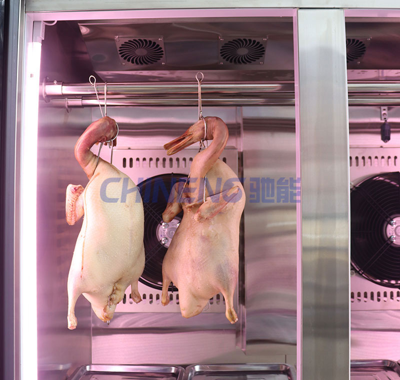 想讓烤鴨的表皮松脆可口？你需要一臺智能晾胚柜！